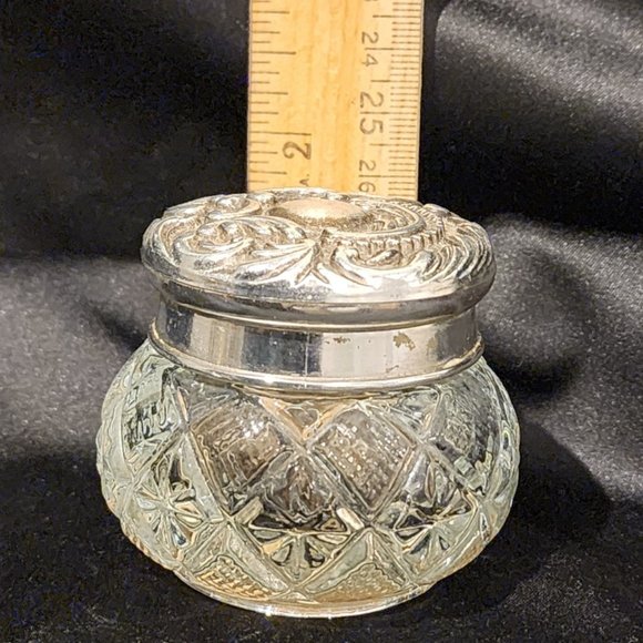 Vintage Avon Vanity Glass Jar with Silver Tone Metal Lid - Picture 6 of 8
